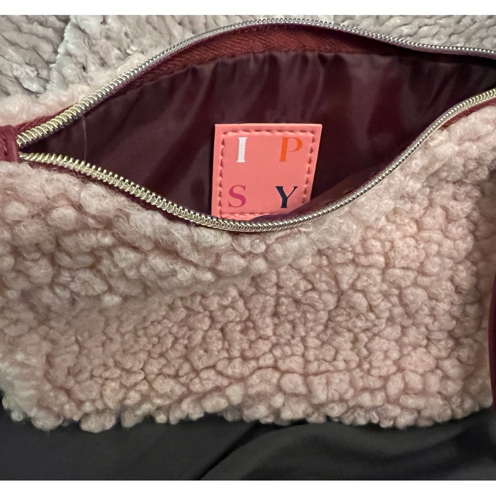 Ipsy Bag Pink Fuzzy Wool Zipper Pouch Makeup Travel Lined Hand Carry - Picture 1 of 2